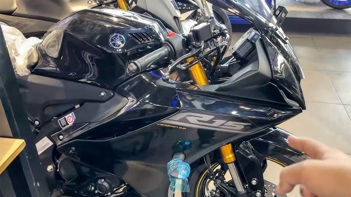new Yamaha R15,